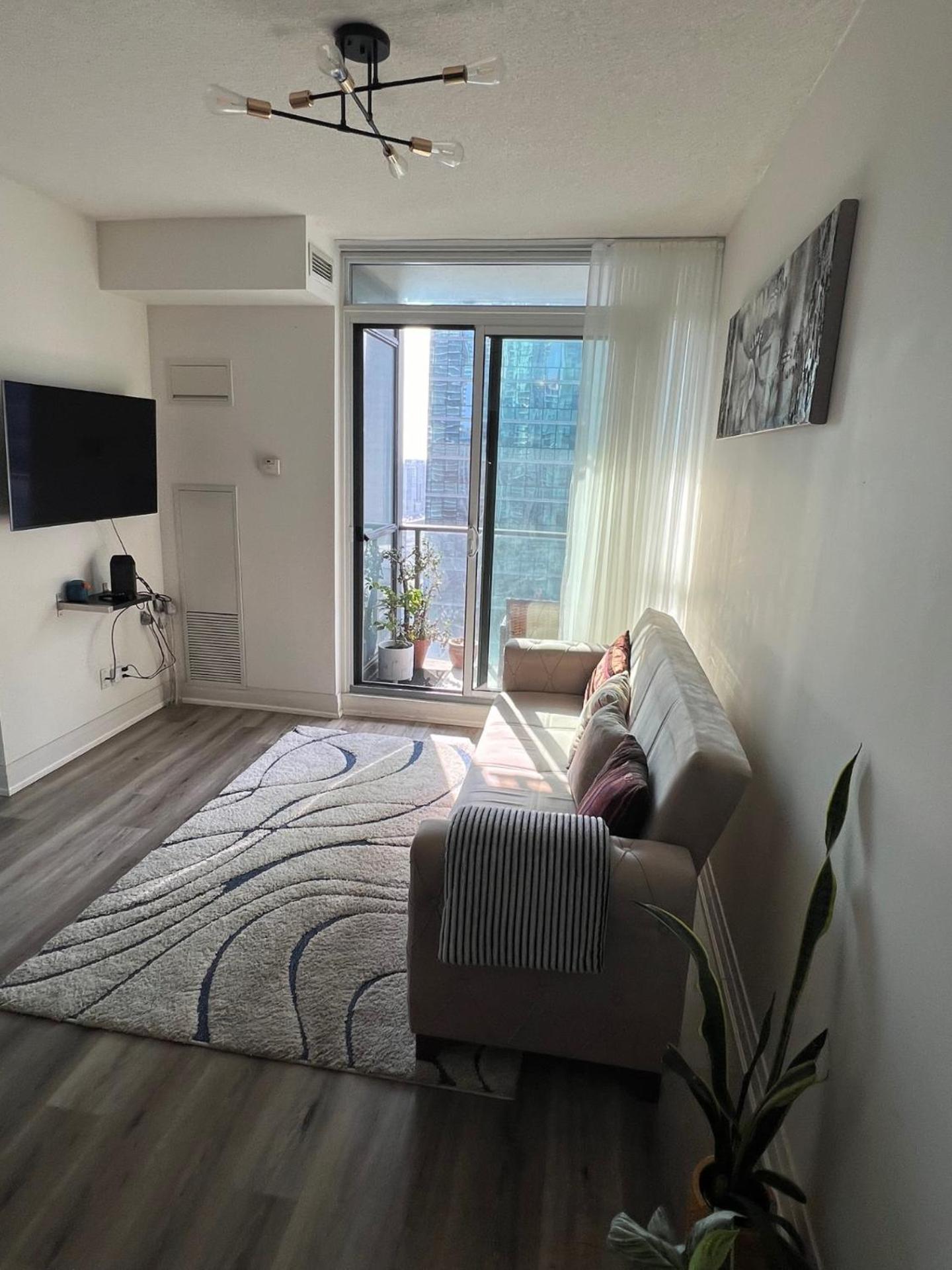 Prestigious 2-Bdrm Condo - Across From Scotiabank Arena Toronto Ngoại thất bức ảnh